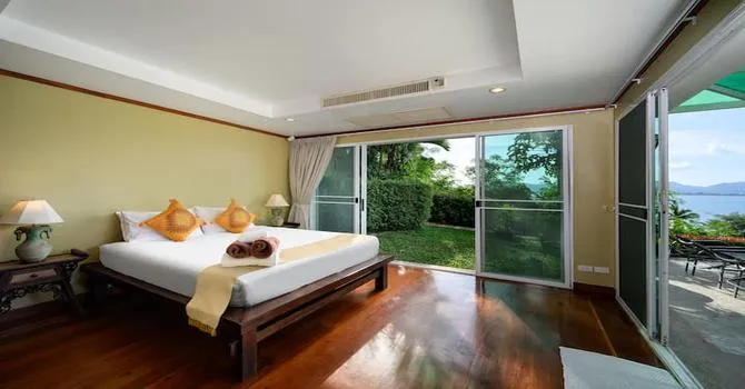 Glass House Villa  Bedroom