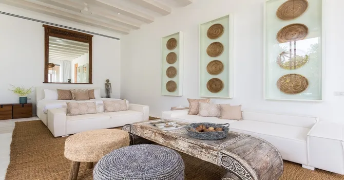 Kirana Villa by Pavana  Master Bedroom