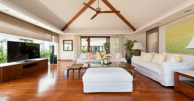 Lotus Beach Villa  