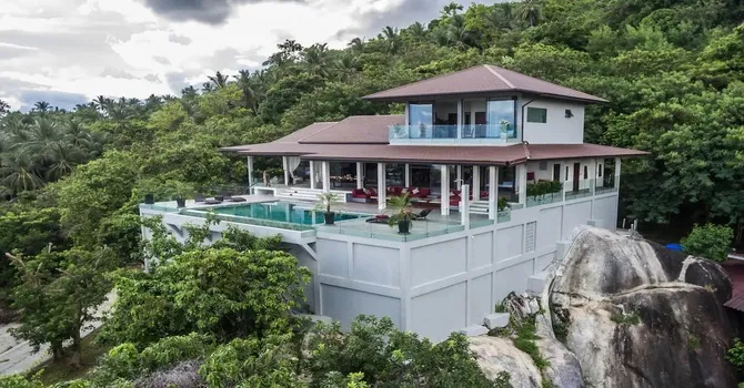 Rock & Stone Villa  