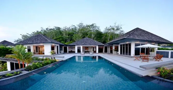 Villa Layan Grand 4  Swimming pool