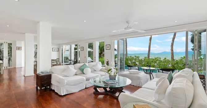 Villa M  Living Area